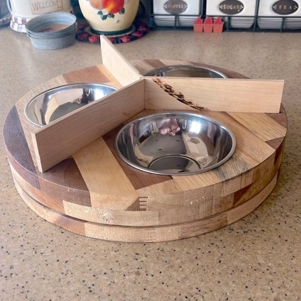 NWOT Rotating Three Bowl Wooden Cat Feeding Station Spinning Pet Food Handmade